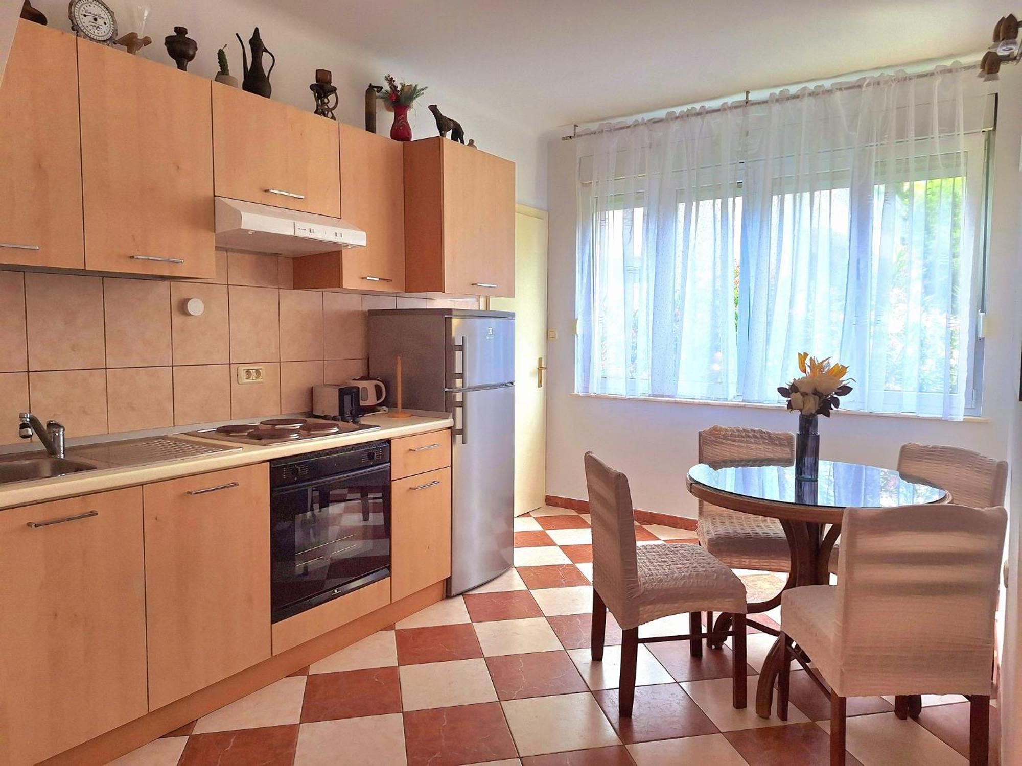 Sunny Center Apartment Split Phòng bức ảnh