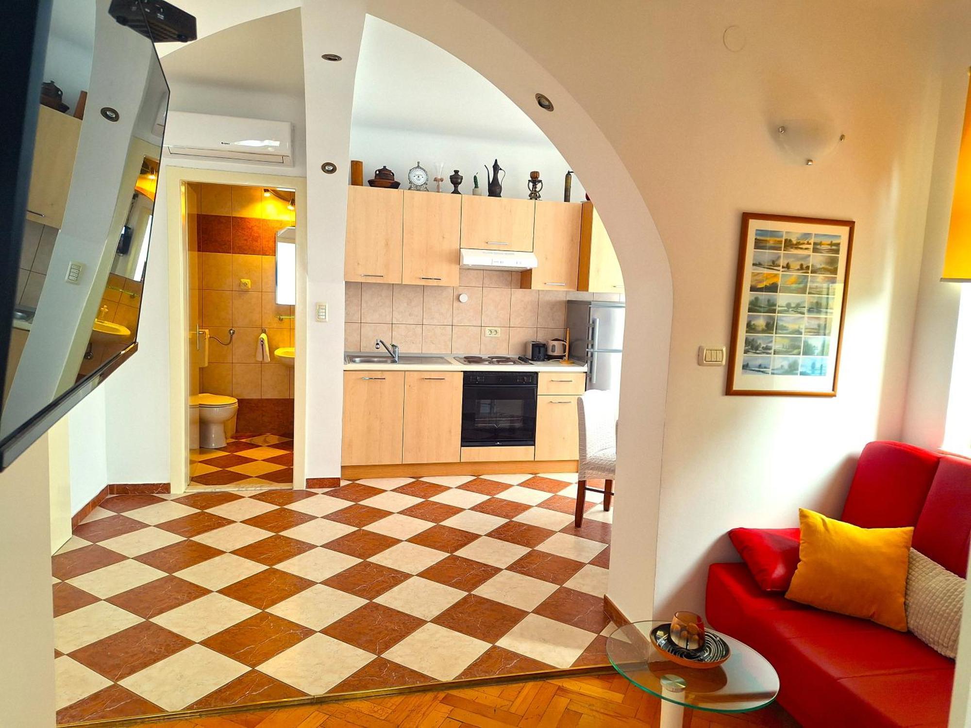 Sunny Center Apartment Split Phòng bức ảnh