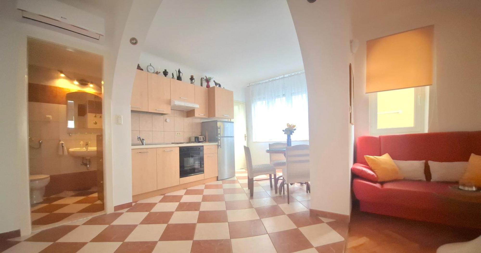 Sunny Center Apartment Split Phòng bức ảnh