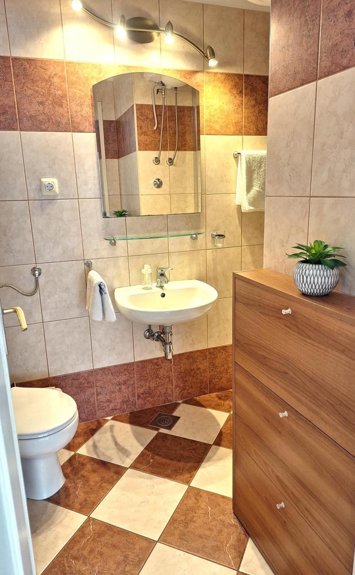 Sunny Center Apartment Split Phòng bức ảnh
